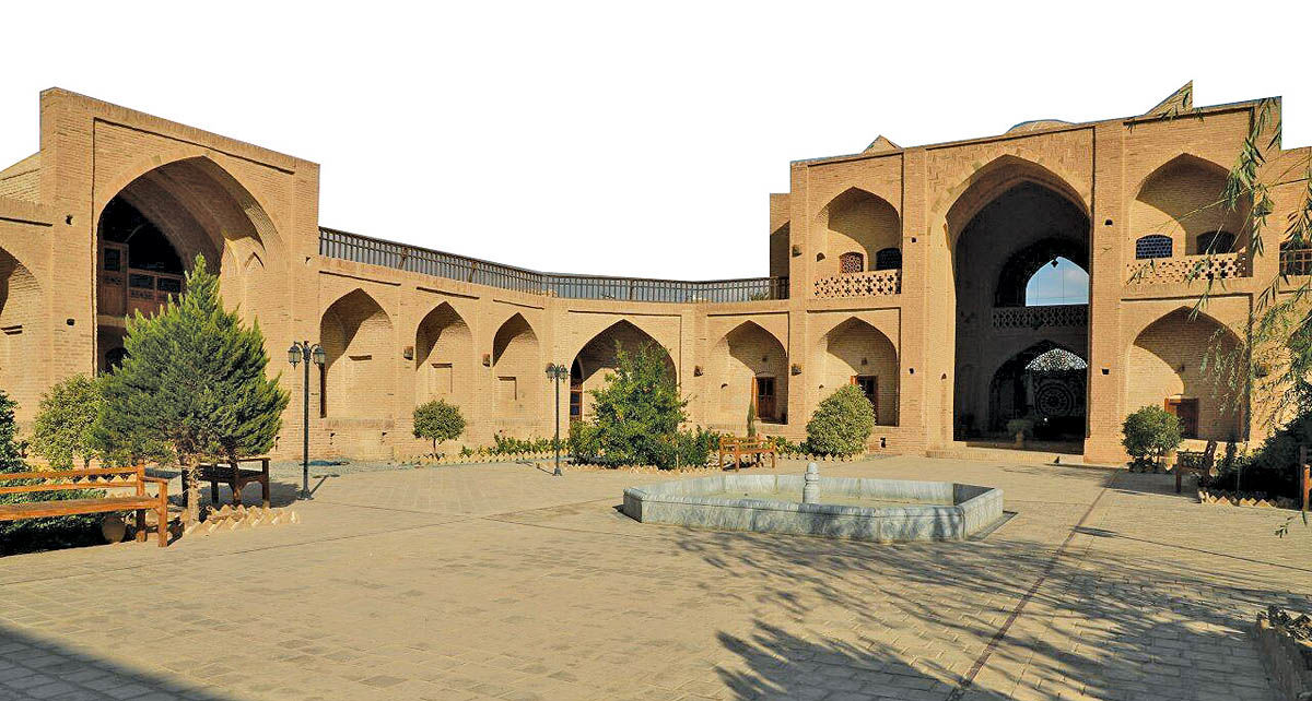 کوهپایه میزبان سومین همایش پیاده روی بزرگ پیاده روی خانوادگی 